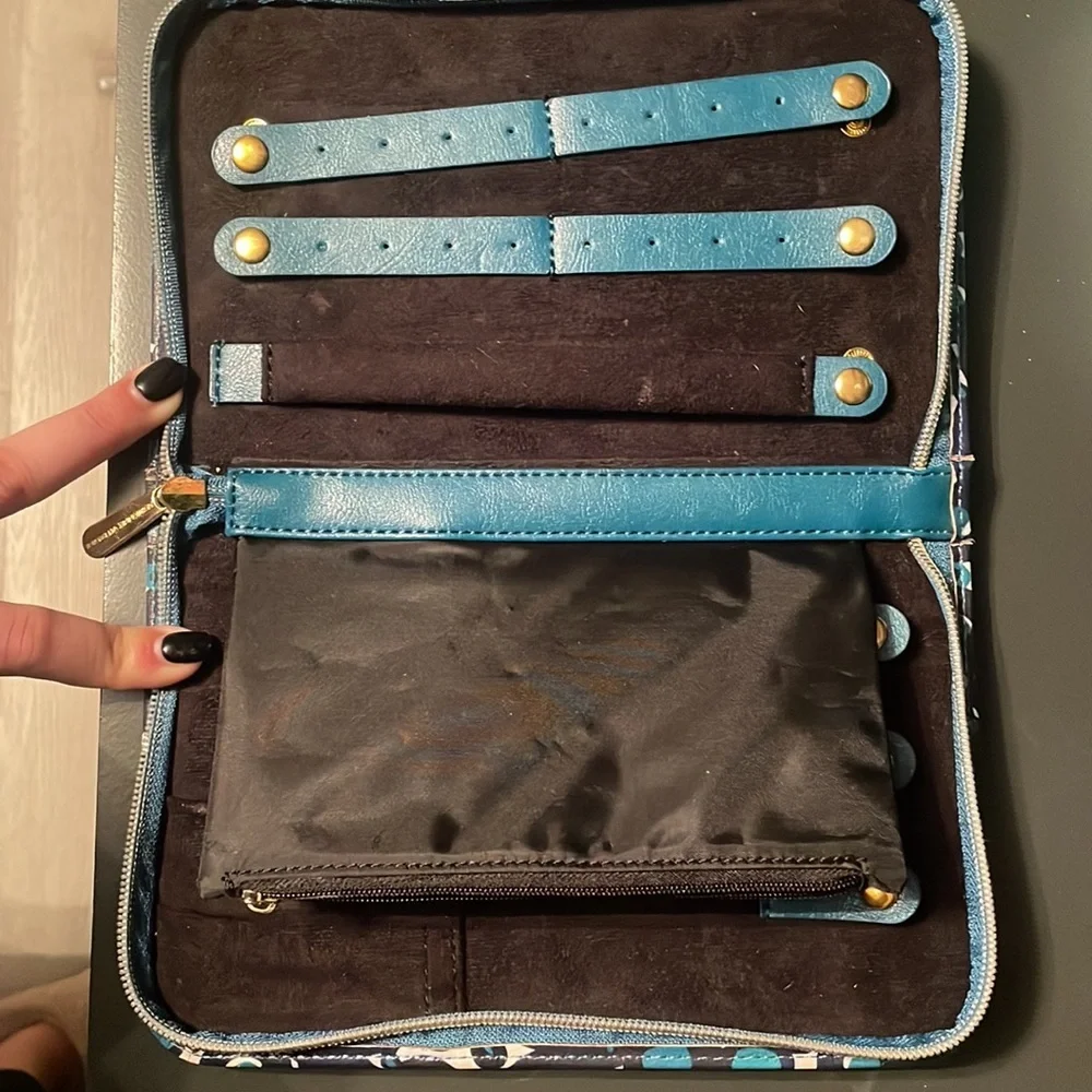 Traveling Jewelry Case - Picture 2 of 4